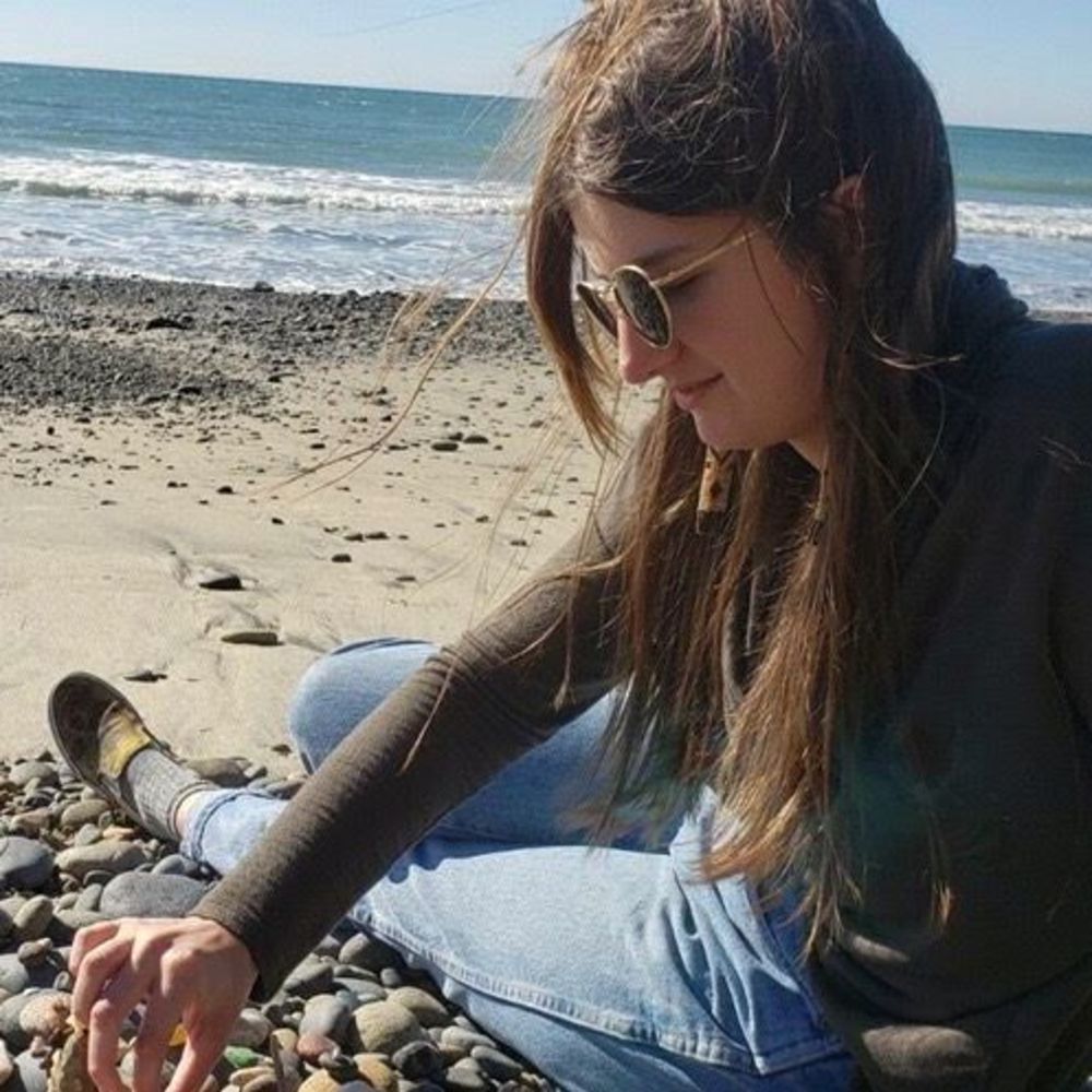 Meet your Posher, Maina